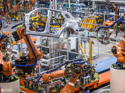 高端對(duì)話 景瑤解讀華晨“i時(shí)代”戰(zhàn)略下的新能源開(kāi)發(fā)與邁進(jìn)之路